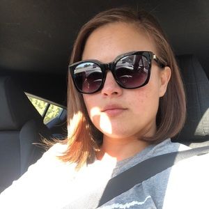 Meet your Posher, Imelda